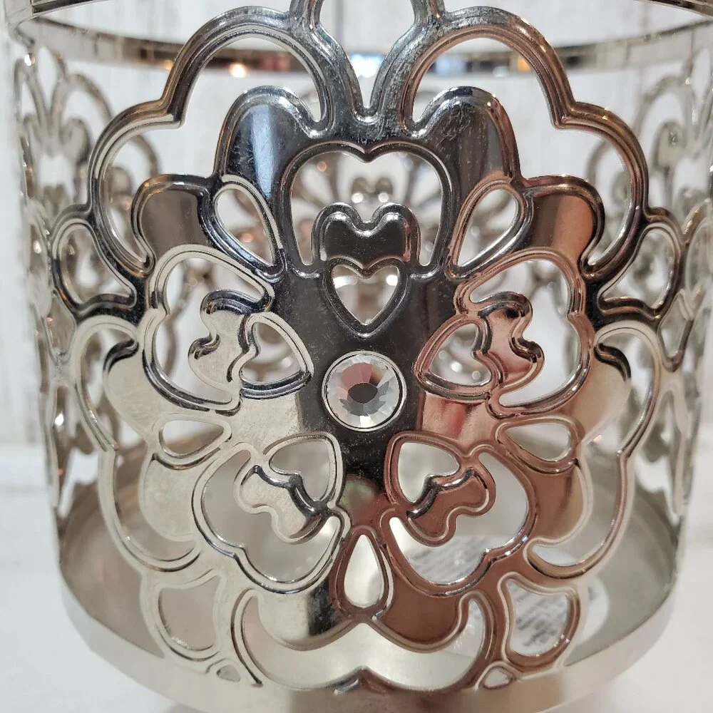 Bath & Body Works Flower Heart Gem Pedestal 3-Wick Candle Holder Sleeve